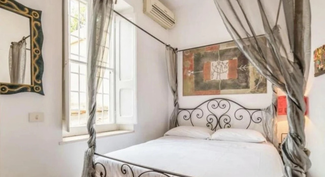 Apartment 6 People, Rome Trevi Fountain Convenient and Clean, Забронировать Апартаменты/квартира Треви Рим, рядом с Посольство США в Риме
