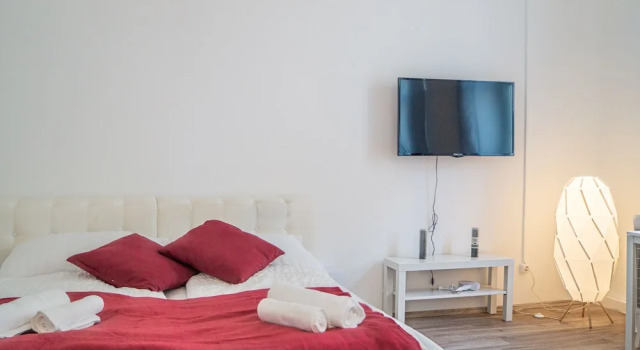 Shared Modern Apartment Schönbrunn - Budget Stylish Room