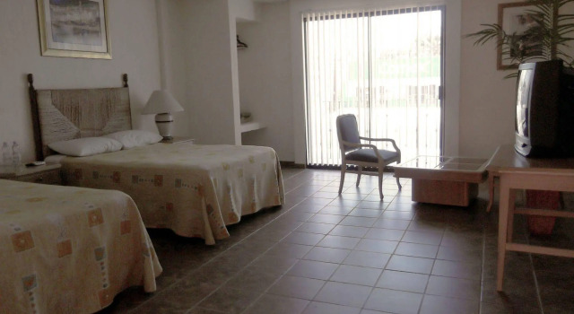 Hotel Plaza Los Arcos