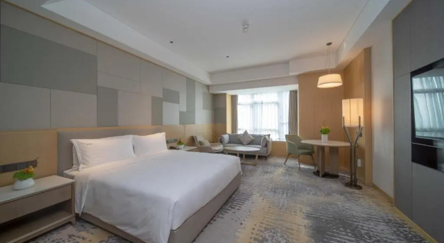 Номер Premium Holiday Inn Qinhuangdao Haigang
