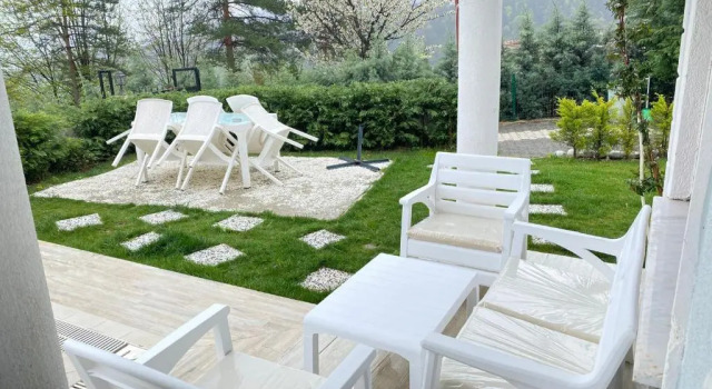 Sapancada Göl Manzarali Özel Havuzlu 3+1 Vi̇lla, Varaa Hotelli Hotellit Marmara-alue pysäköinnillä, Pysäköinti