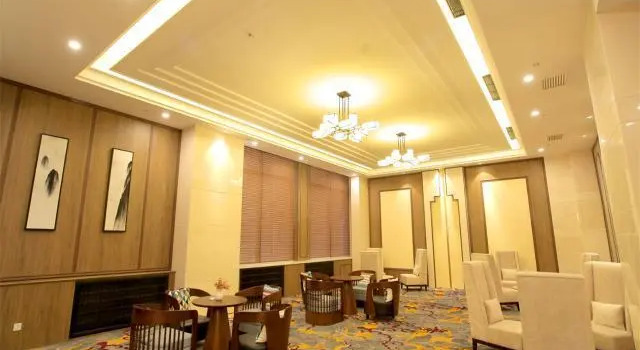 Jinjiang Metropolo Fuxin Yingbin Street Railway Station, Book Hotel Hoteller i Fuxin med parkering, Parkering