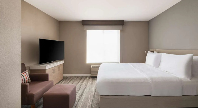Двухместный люкс c 1 комнатой Hilton Garden Inn Saint Charles