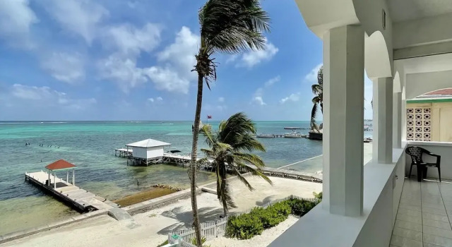 Люкс Belizean Reef Suites