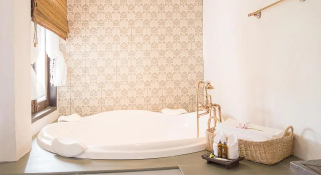 Полулюкс Shinnabhura Historic Boutique Hotel