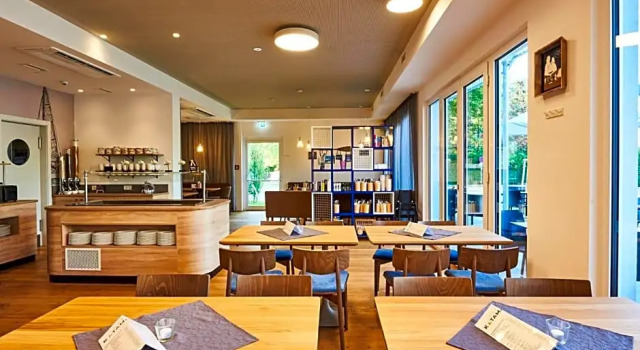 Katamaran, Rezerwuj Hotel Rust 