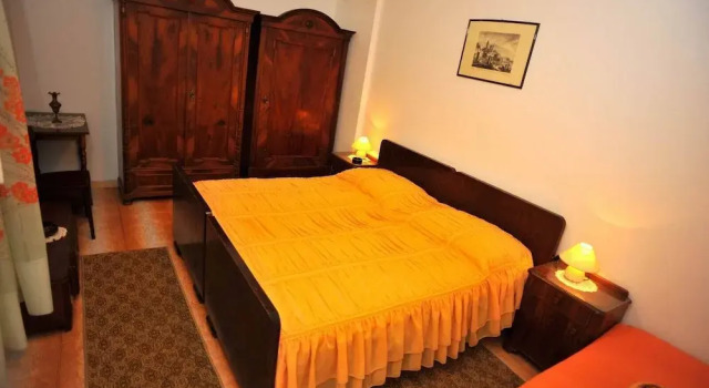 Piv - 10 m From Beach - A1, Rezerwuj Hotel Hotele w Split-Dalmatia County z parkingiem, Parking