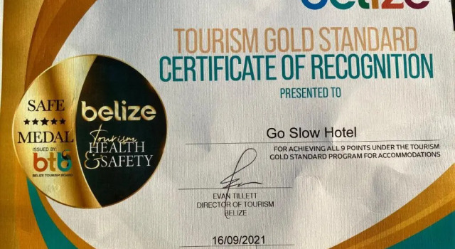 Кровать в общем номере Go Slow Guesthouse