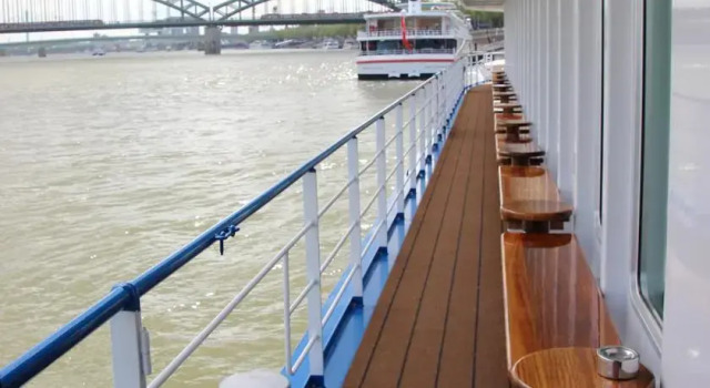 Fairtours Hotelschiff Regina Rheni **** Neuss, Забронировать Отель Отели Нойс 4 звезды, рядом с Базилика Святого Квирина, 4*