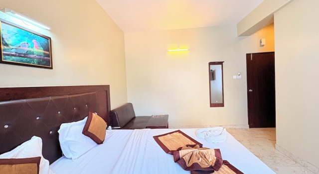 Camera Deluxe Hotel Puri Waves