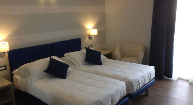 Hotel Eden Garda, Prenota Hotel Hotel a Veneto con piscina, Piscina