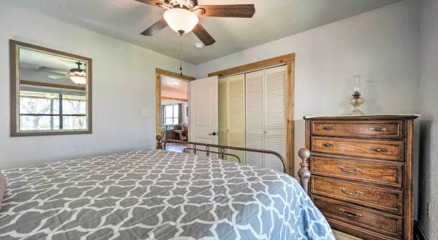 Fredricksburg Vacation Rental at 'the Loft'!, Забронировать Отель Фредериксберг Texas Wine Country, рядом с Театр Rockbox