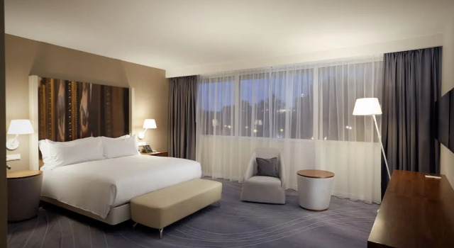 Люкс DoubleTree by Hilton Wroclaw