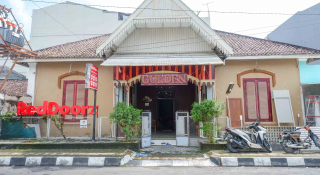 RedDoorz at Golden Inn Tugu Yogyakarta, Rezervovat Hotel Levné hotely v Jetis