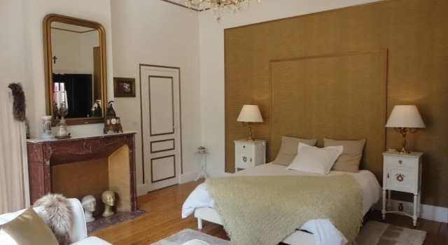 Номер Standard с балконом Manoir le Louis XXI