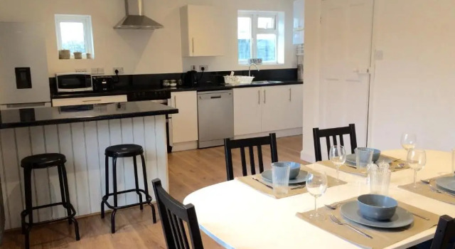 Коттедж с 3 комнатами Avocet House