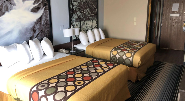 Super 8 by Wyndham Milwaukee Airport