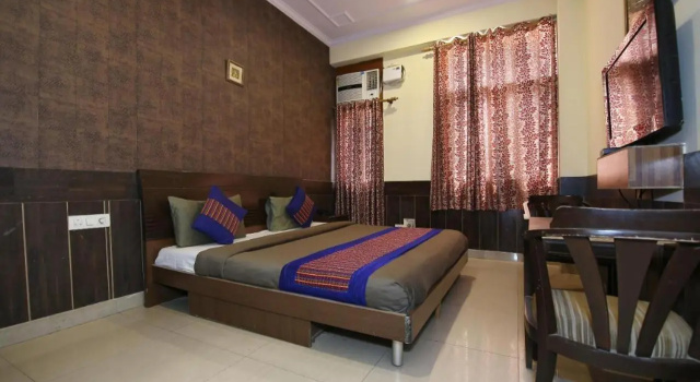 Hotel Sarthi