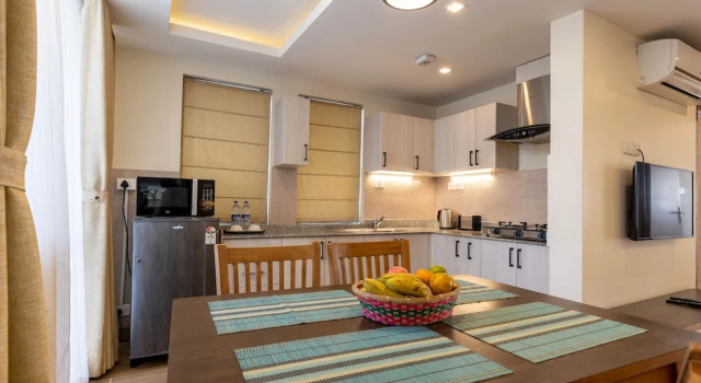 Четырёхместные апартаменты Deluxe с балконом Sarovar Residency Serviced Apartment Hotel