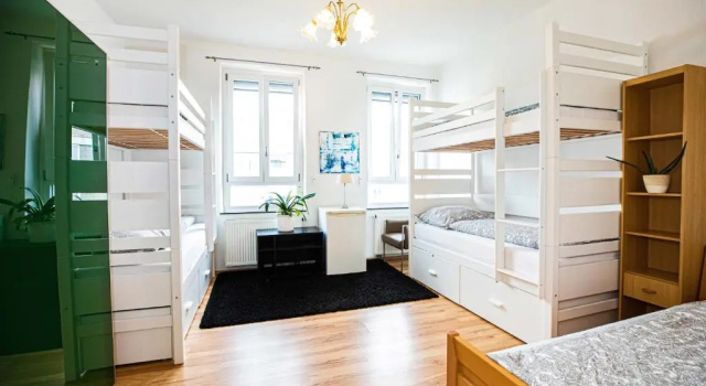 Hostel WohnZimmer-Essen, Забронировать Отель Отели Эссен 5 звезд, 5*