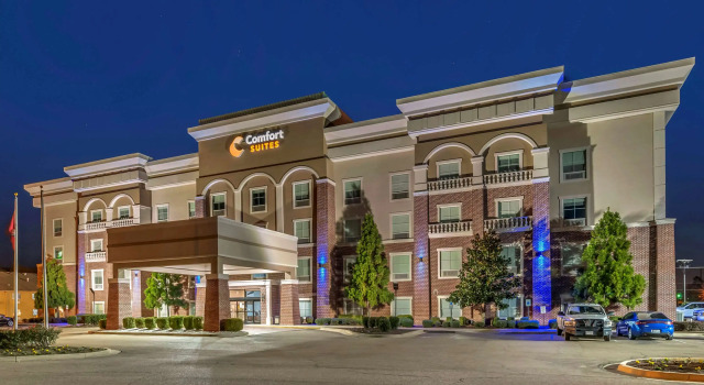 Comfort Suites West Memphis I-40 I-55, Забронировать Отель Уэст-Мемфис Арканзас, рядом с Baptist Memorial Hospital Crittenden