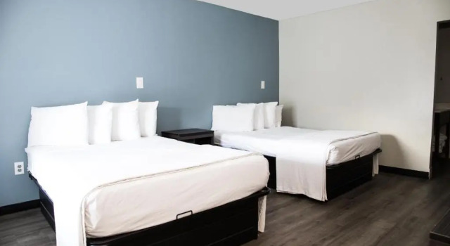 Четырёхместный номер Standard Crystal Inn Eatontown