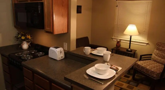 Двухместный люкс Eagles Den Suites Kenedy a Travelodge by Wyndham