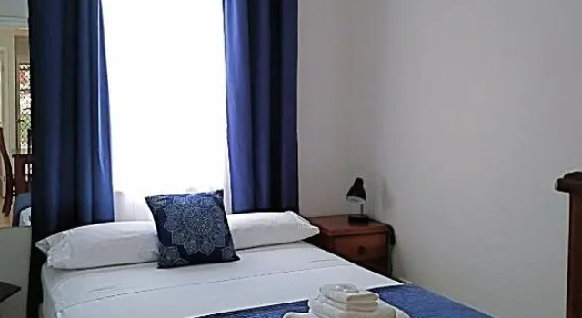 Mt Larcom Tourist Park, Boek Hotel Hotels in Queensland met parkeren, Parkeren
