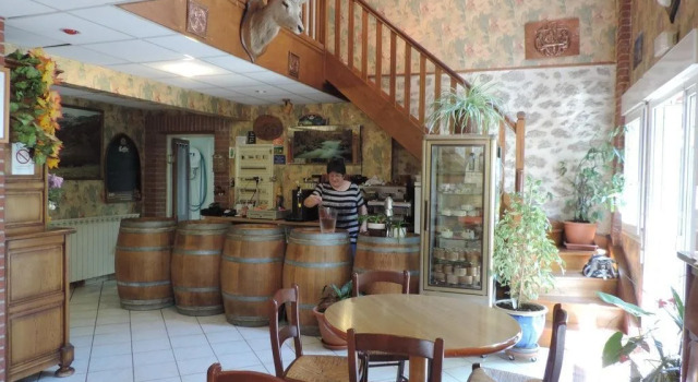 Auberge de la Normandie, Buchen Sie Hostel Junhac Auvergne