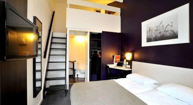 Трёхместный номер Standard Brit Hotel Lyon Nord Dardilly