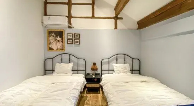 Кровать в общем номере (женский номер) Dali Monet's Garden Retro Homestay