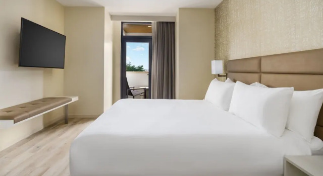 Двухместный люкс AC Hotel by Marriott Naples 5th Avenue
