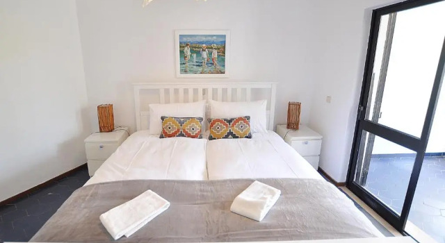 E&M Beach House Aldeamento do Levante III, Buchen Sie Hotel Porches Barlavento