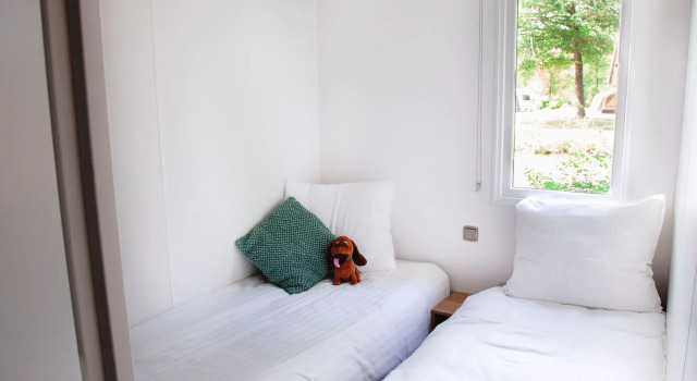Nice Chalet With AC, on the Drents-friese Wold, Book Chalet Villaer i Appelscha, Villa