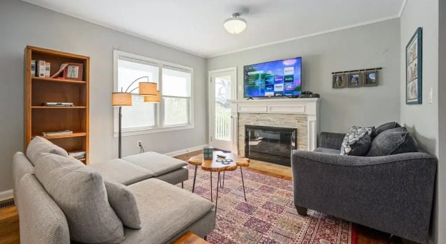 Plan A Trip To Georgia Aquarium In This Comfy 3BR, Varaa Hotelli Hapeville Georgia