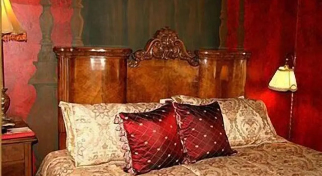 The Brumder Mansion