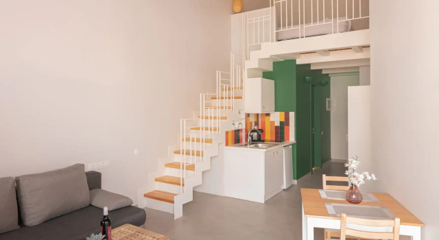 Люкс с балконом Ether Loft Suites