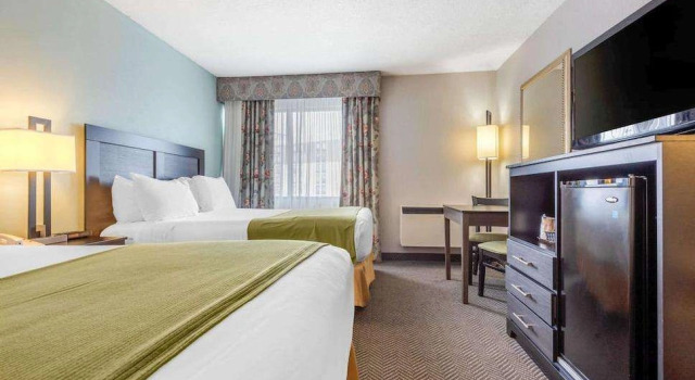 Quality Inn & Suites Toronto West 401-Dixie, Varaa Hotelli Mississauga 