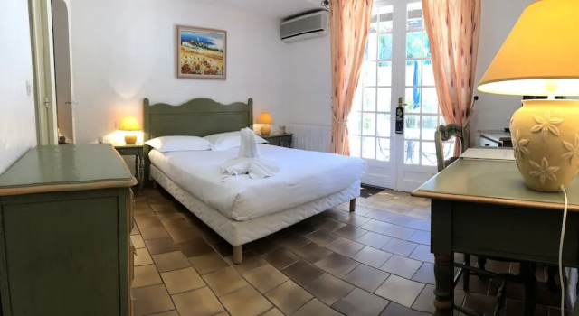 Номер Comfort Hôtel Jas Neuf