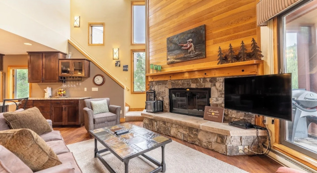 Montezuma Condos #1754 by Summit County Mountain Retreats, Забронировать Апартаменты/квартира Отели Roosevelt National Forest с парковкой, Парковка