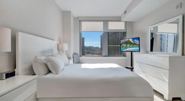 Двухместные апартаменты Premium с балконом Global Luxury Suites Crystal City