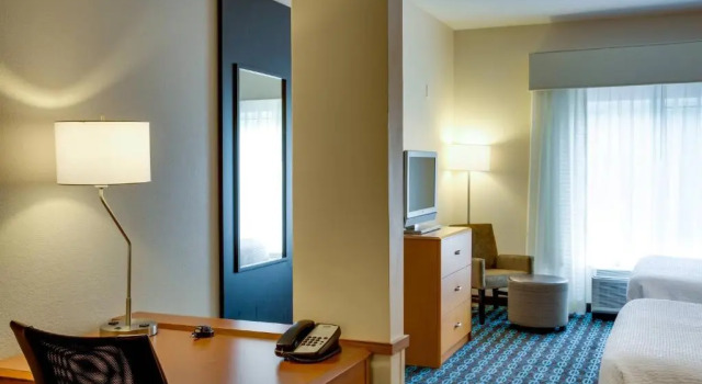 Четырёхместная студия Fairfield Inn & Suites Lake City