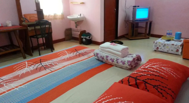 Roong-Arun Apartment