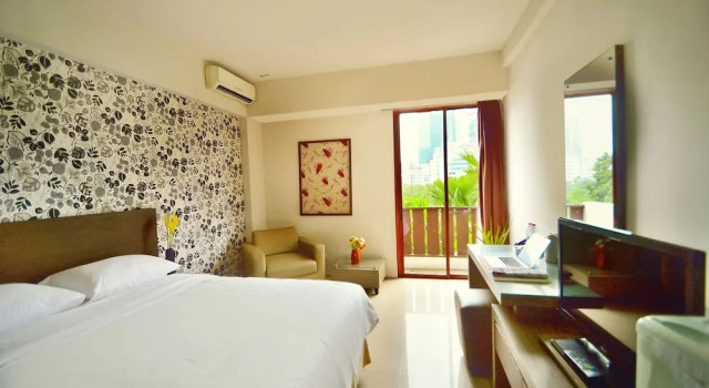 Standard Zimmer mit Balkon Rasuna Mansion