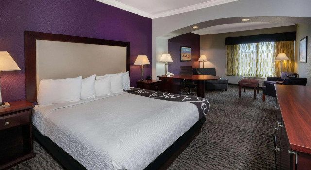 Двухместный люкс La Quinta Inn & Suites by Wyndham Loveland Estes Park