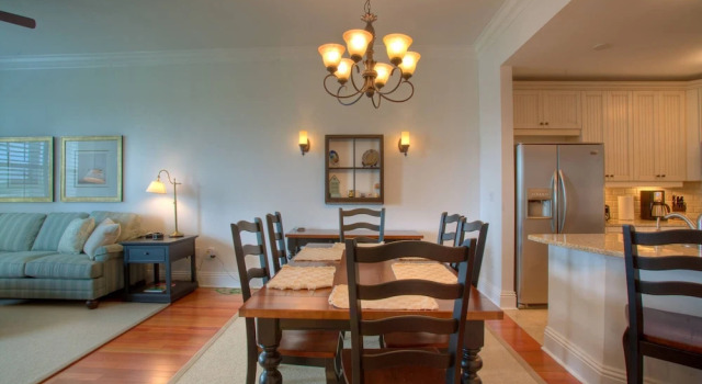 10 Waterfront Drive #212 by Hodnett Cooper, Buchen Sie Hotel St. Simons Island Georgia