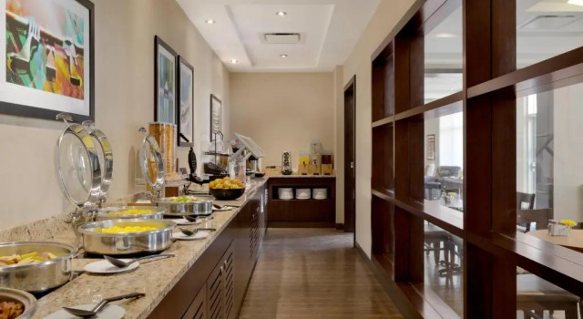 Четырёхместный номер Standard Best Western Plus Edmonton Airport Hotel