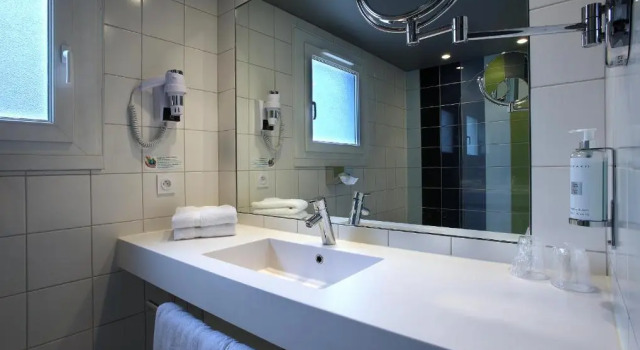 Номер Standard Hotel le Cinq Hyper - Centre