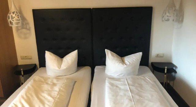 Трёхместный номер Standard Arthotel Restaurant Pfeffermühle