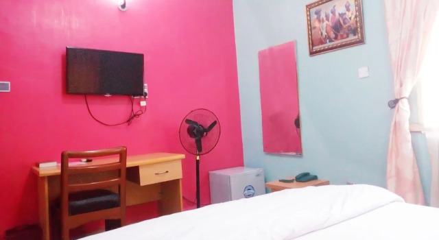 De Royal Legacy Hotel and Suites, Book Hotel Hoteller i Umuahia med parkering, Parkering